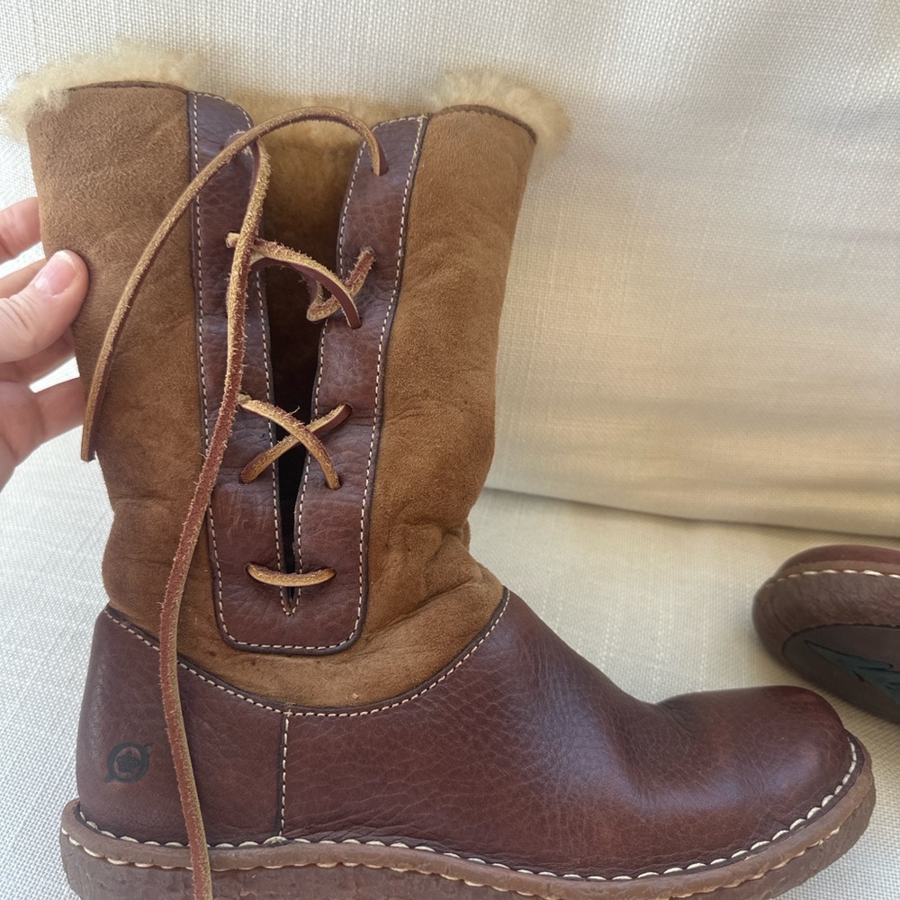 Børn Handcrafted Shearling-Lined Leather Boots — Women’s Size 8 - Picture 3 of 11